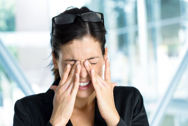 Was tun gegen Augenzucken | ständiges Augenlidzucken | Hausmittel