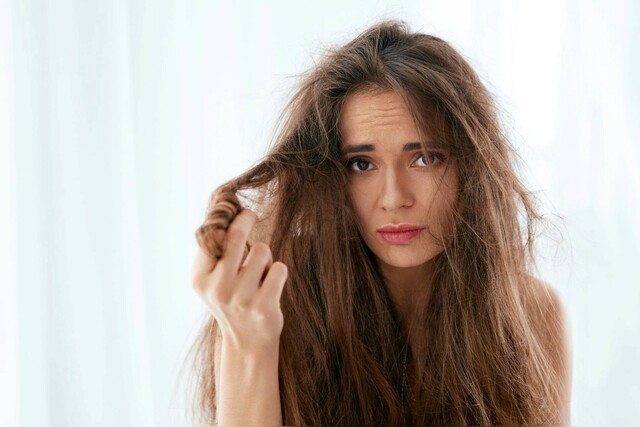 Extrem trockenes strohiges Haar | was tun | bestes Shampoo | Testsieger | Ursachen