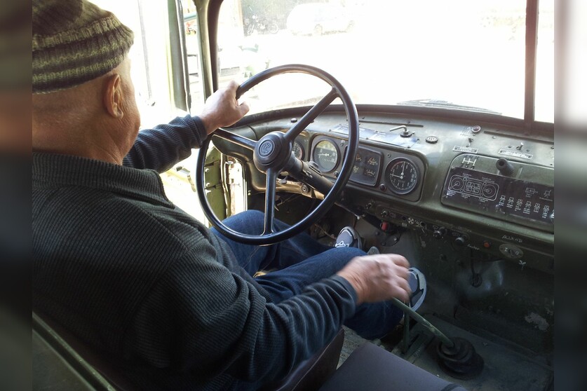 LKW | Militär-Truck ZIL 6x6 fahren