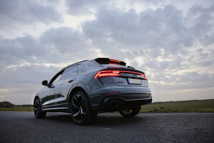 Audi RSQ 8 mieten