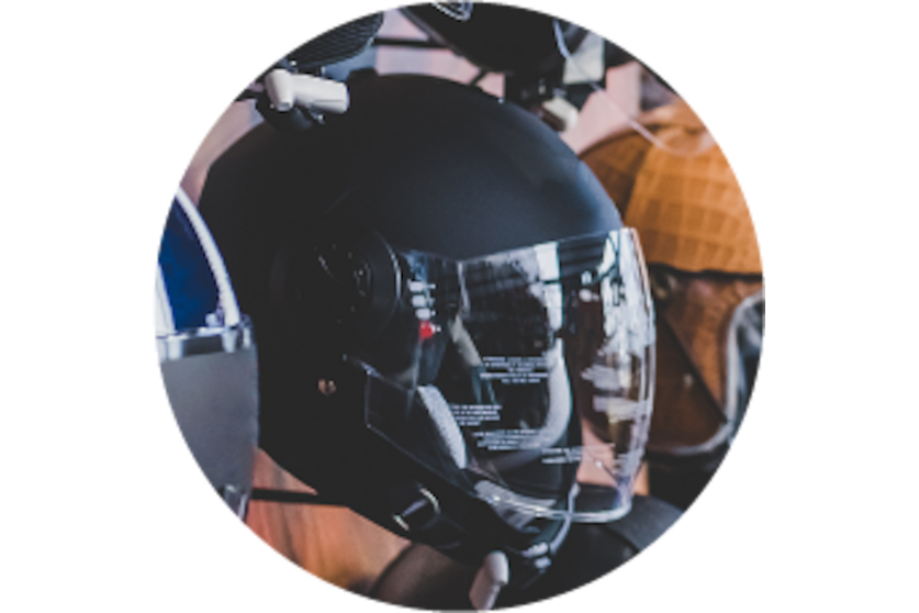 NATRUDES 3in1 Desinfektion - Helm Motorrad Fahrrad Ski innen & außen Reiniger (200ml) Sprühflasche mit speziellem Sprühkopf