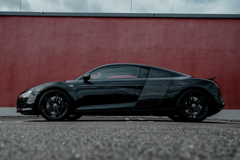 Audi R8 V8