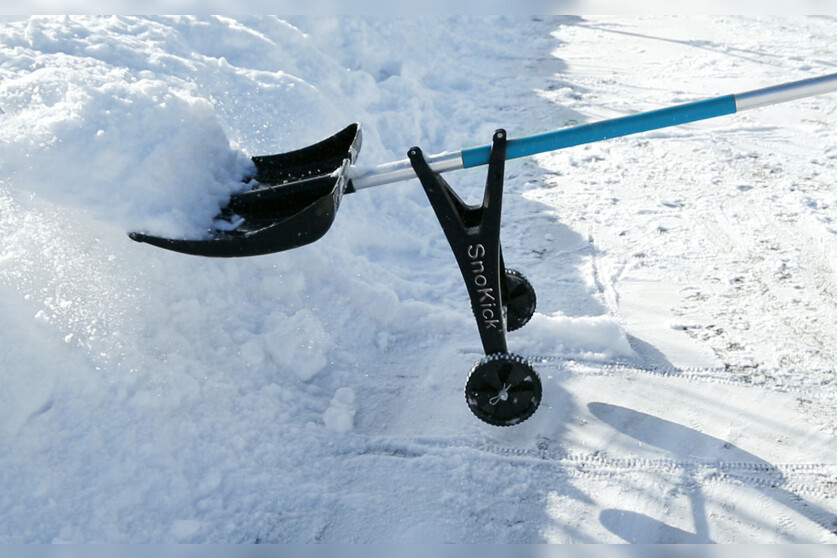 Schneeschieber mit Rollen Schneeschaufel schwarz Rädern