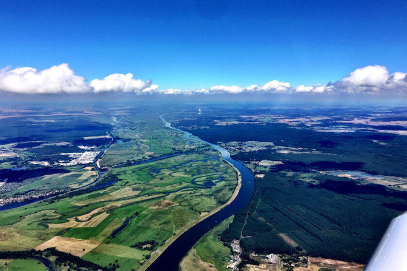 Rundflug nach Eisenhüttenstadt zu Kaffee und Kuchen