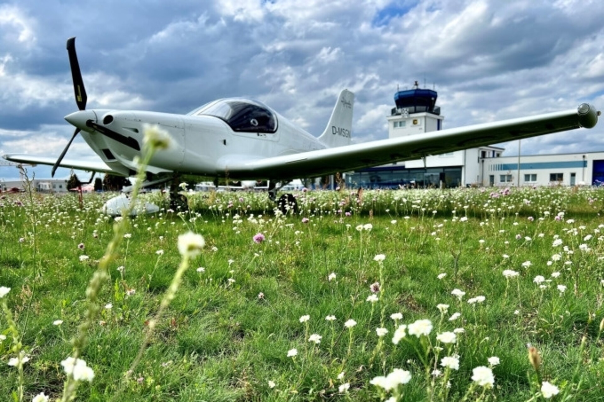 Rundflug: Tropical Island/Cargolifter-Halle