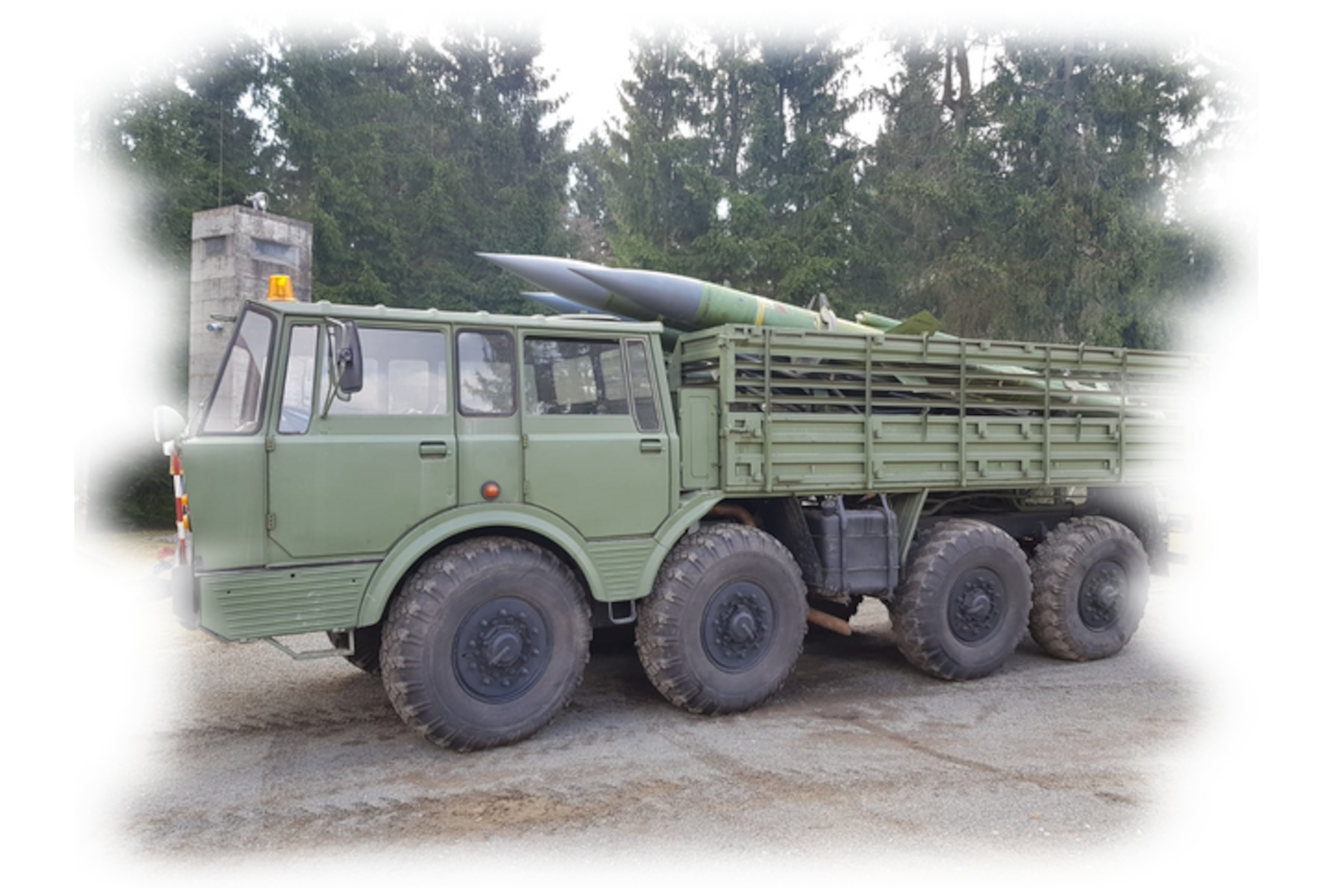 "3-Länder-Tour" Mitfahren im TATRA 813