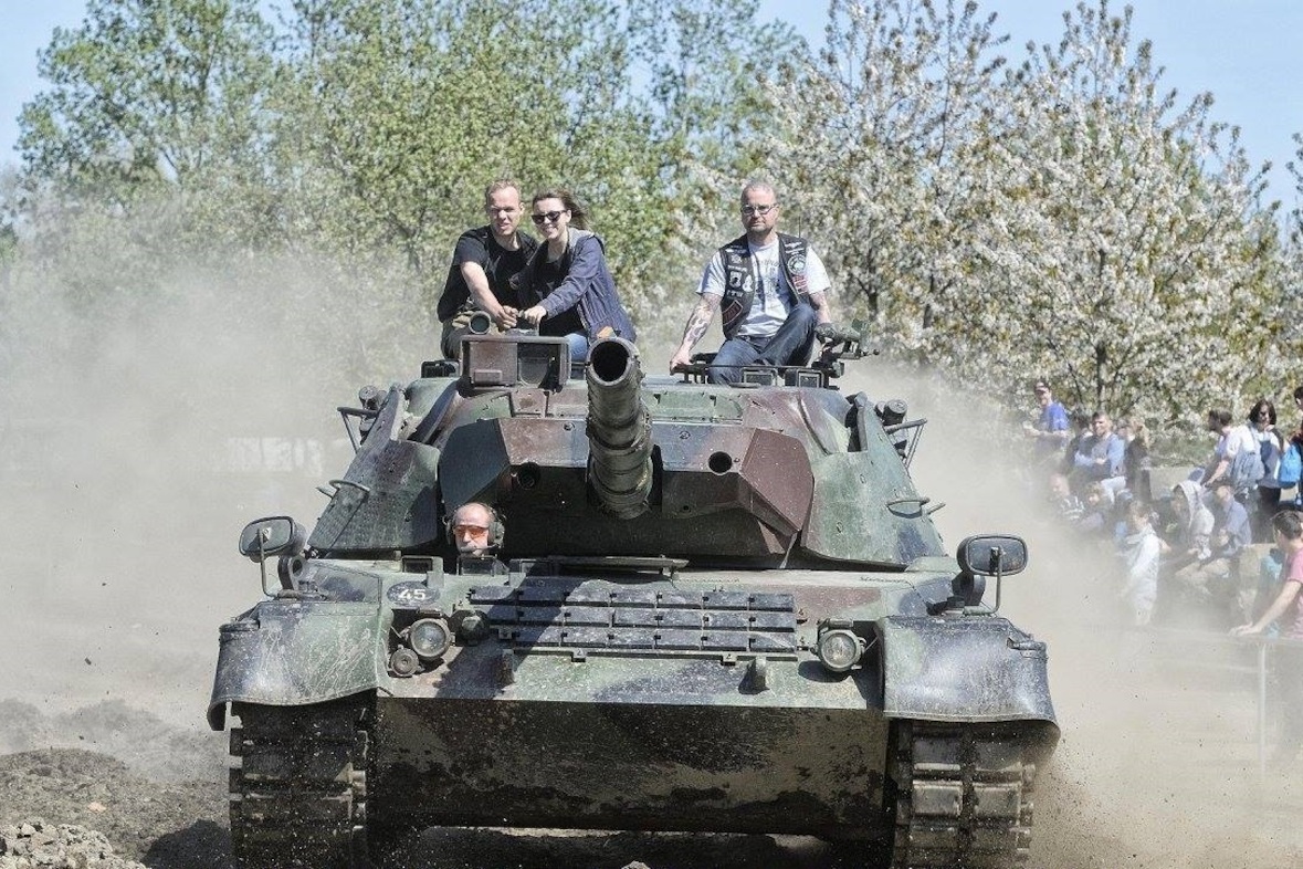 Mitfahren im Kampfpanzer Leopard 1