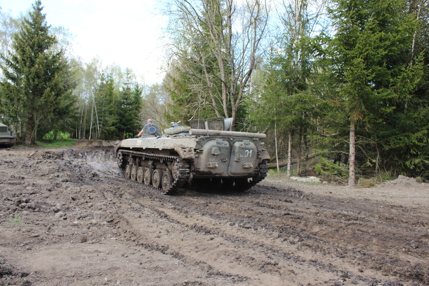 Schützenpanzer BMP selber fahren: Gruppenticket inkl. 5 Personen