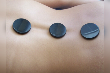 Hot Stone Massage & Aromaöl