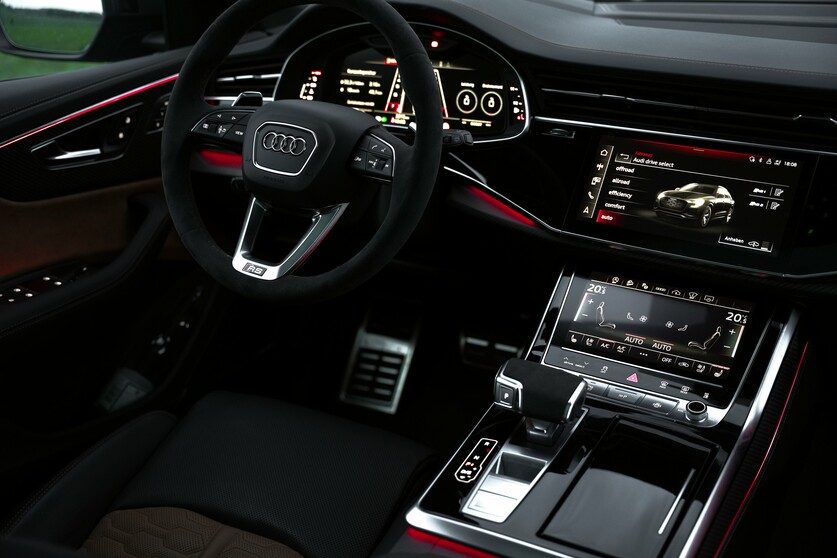 Audi RSQ 8 mieten
