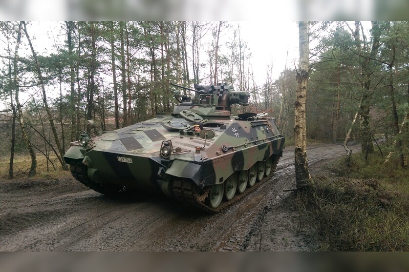 Panzer fahren Schützenpanzer Marder