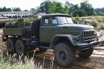 LKW | Militär-Truck selber fahren: ZIL-131 6x6 (3 Runden)
