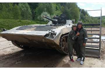 Panzer fahren: Partnergutschein im BMP