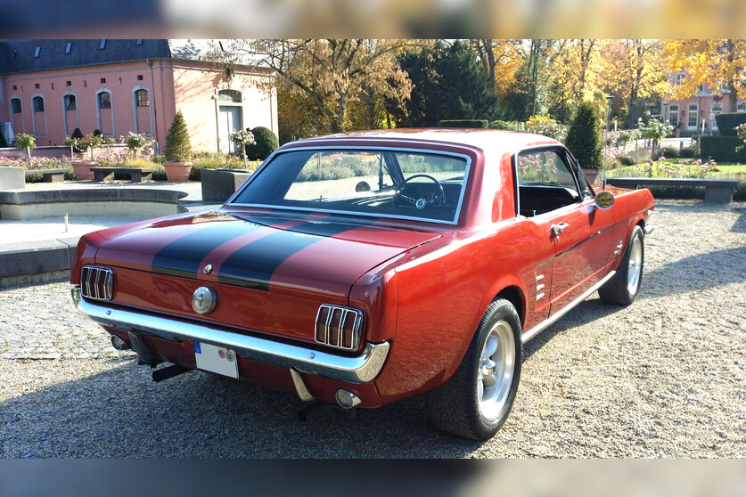 Ford Mustang Oldtimer fahren