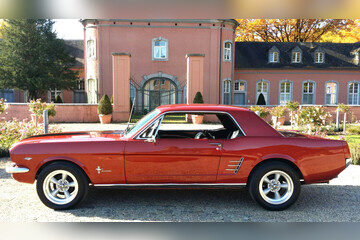 Ford Mustang Oldtimer fahren