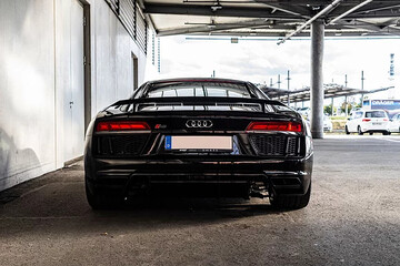 Audi R8 V10 Plus mieten