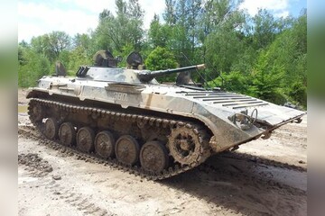 Kettenpanzer BMP + Radpanzer SPW-40 fahren