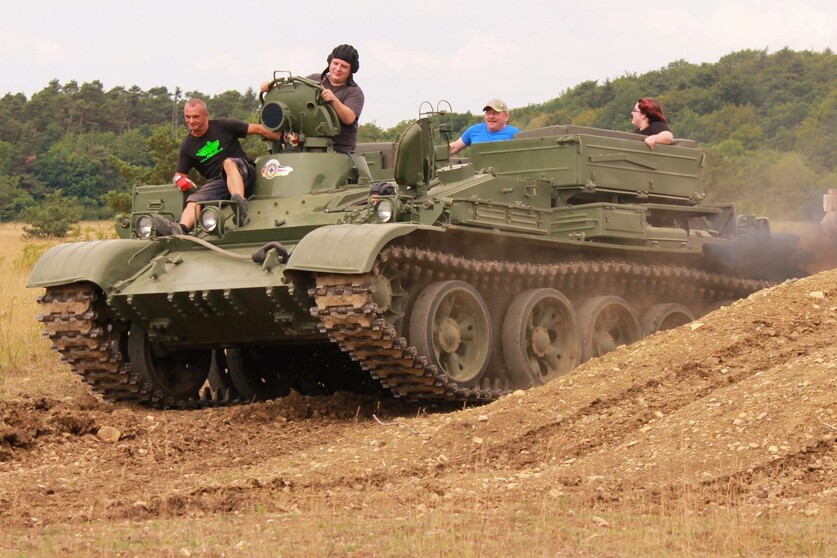 Mitfahren im Panzer: Familienticket inkl. 5 Personen