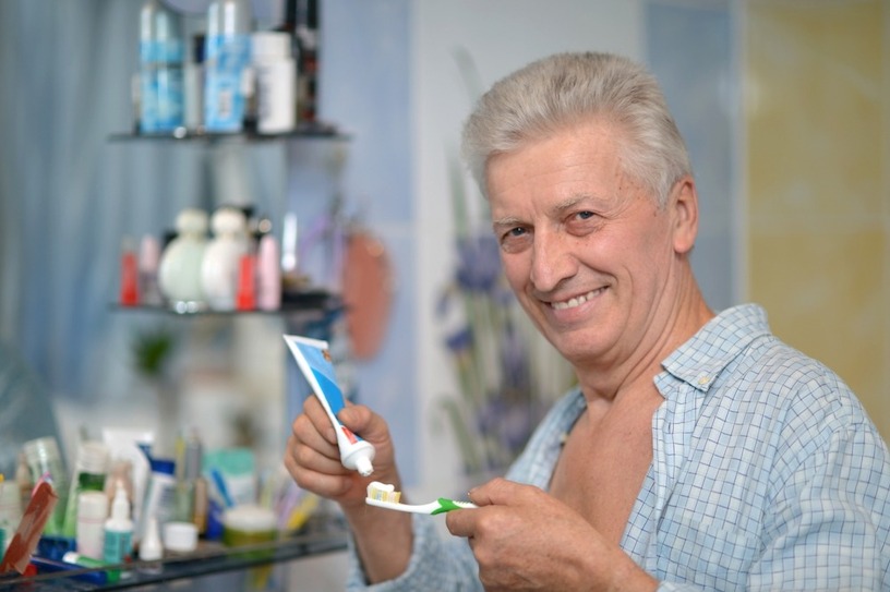 Mundhygiene | Zahnpflege | Tipps | richtige | perfekte | Alter Bild zum Artikel: Mundhygiene verbessern | Tipps | richtige | perfekte | Produkte | Hilfsmittel