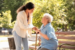 Medizinische Hilfsmittel: 7 praktische Helfer für mehr Lebensqualität