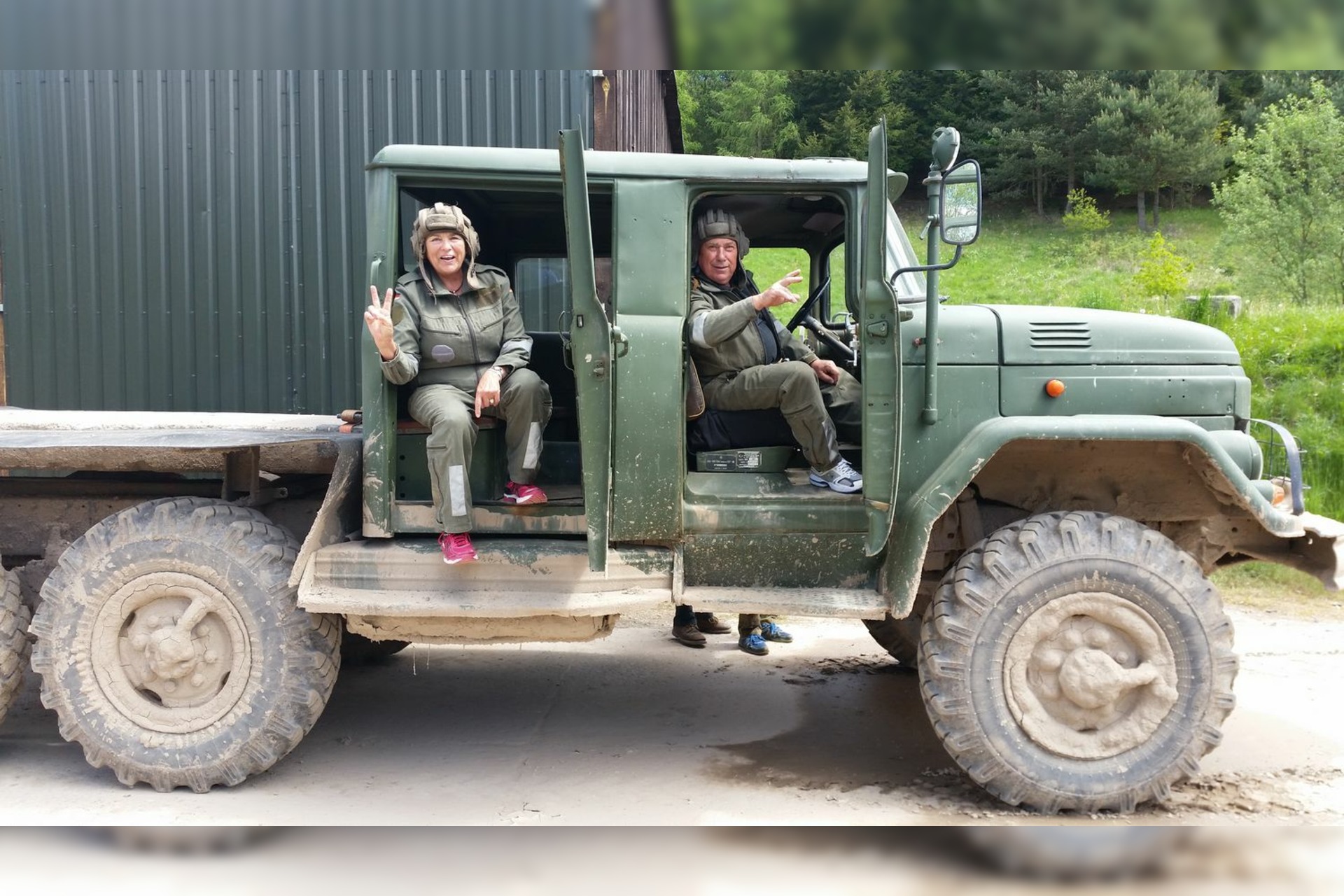 LKW | Militär-Truck ZIL 6x6 fahren