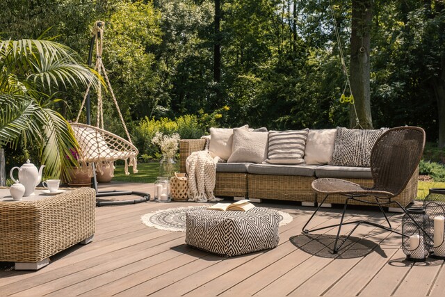 Gartenmöbel reinigen | pflegen | Hausmittel | Holz | Kunststoff | Metall | Rattan