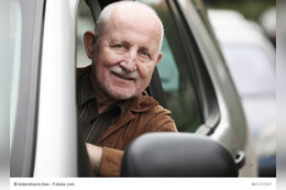 Autos für Senioren kaufen: 5 Tipps zu Einstieg, Sicherheit & Co. für altersgerechte Fahrzeuge