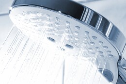 Begehbare Dusche: 7 schöne Ideen für eine barrierefreie Dusche aus Glas