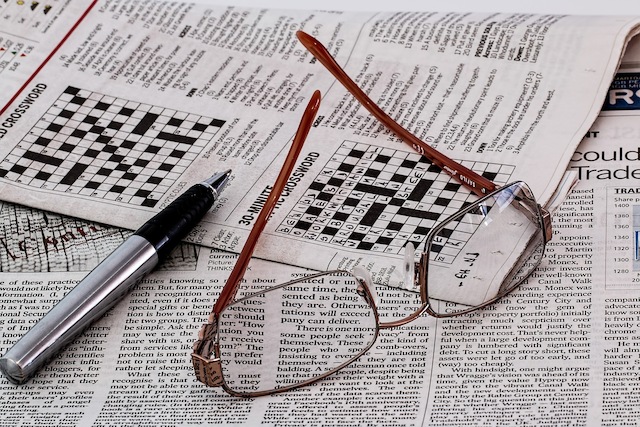 Zeitung, Kreuzworträtsel, Nachrichten, Brille, Stift