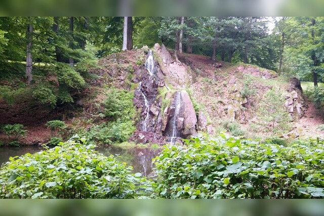 Schloss Park Altenstein Thüringen Wasserfall