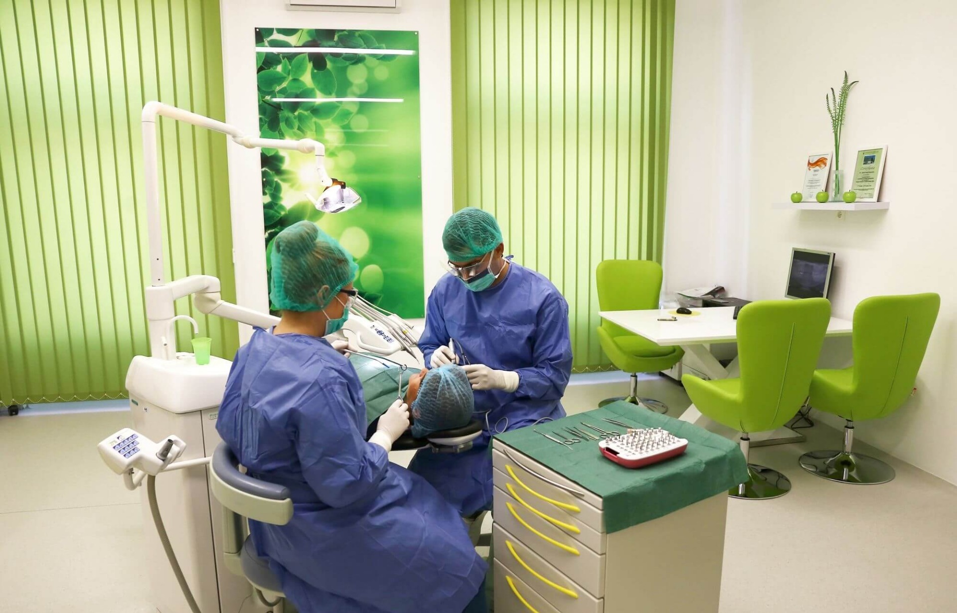 NUR BEI BEITRÄGEN IN VERBINDUNG MIT EVERGREEN DENTAL VERWENDEN! Zahnklinik, Zahnarzt, Zahnheilkunde, Dentist