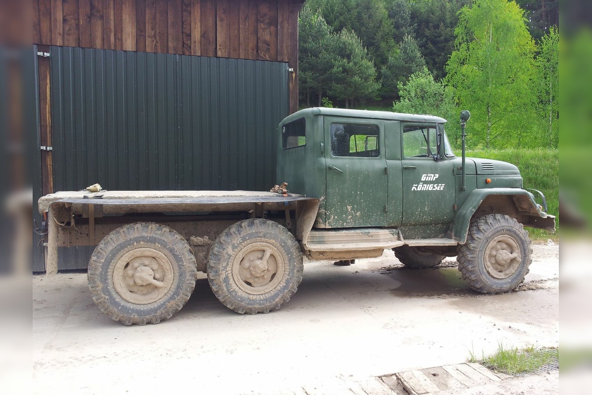 Mitfahren im LKW | Militär-Truck ZIL 6x6