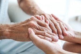 Seniorenbetreuung in Erfurt: 10 Betreuungsdienste für stundenweise & 24 Stunde Pflege im Vergleich