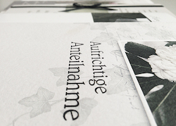 Trauerkarte schreiben - 20 einfühlsame Beispiele, Text & Muster im Überblick Trauerkarte schreiben - 20 einfühlsame Beispiele, Text & Muster im Überblick