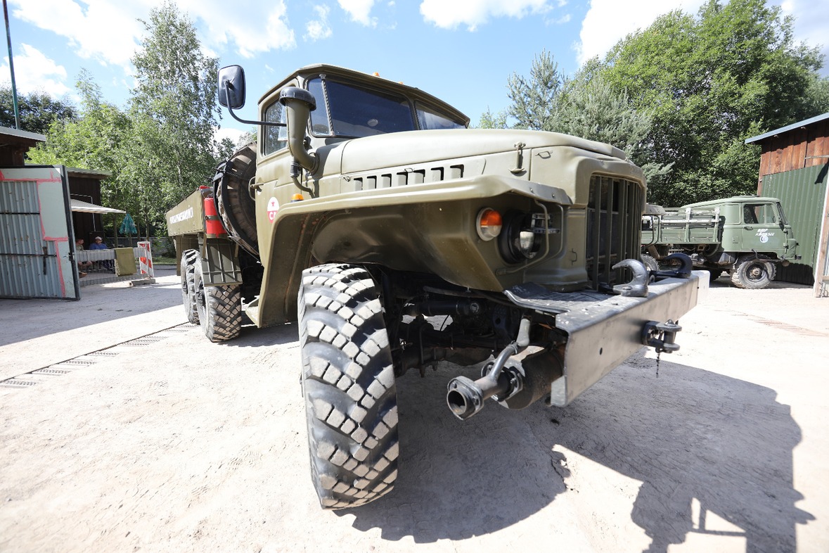 LKW | Militär-Truck Ural-375 fahren