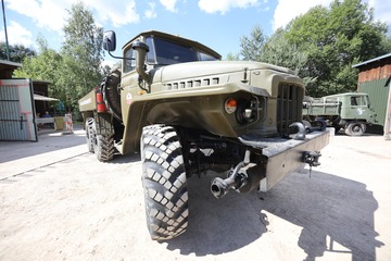 Mitfahren im LKW | Militär-Truck Ural-375