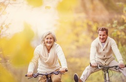 Bewegung im Alter - Eignen sich E-Bikes & Pedelecs für Senioren? Bewegung im Alter - Eignen sich E-Bikes & Pedelecs für Senioren?