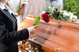 Bestattungsarten: Kosten & Informationen zu verschiedenen und ungewöhnlichen Formen einer Beisetzung