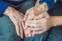 Seniorenbetreuung in Nürnberg : Die Top-10 Dienstleister für 24-Stunden & stundenweise Betreuung im Vergleich