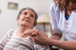Betreutes Wohnen für Senioren: Vorteile & Nachteile des Wohnkonzepts mit Betreuung
