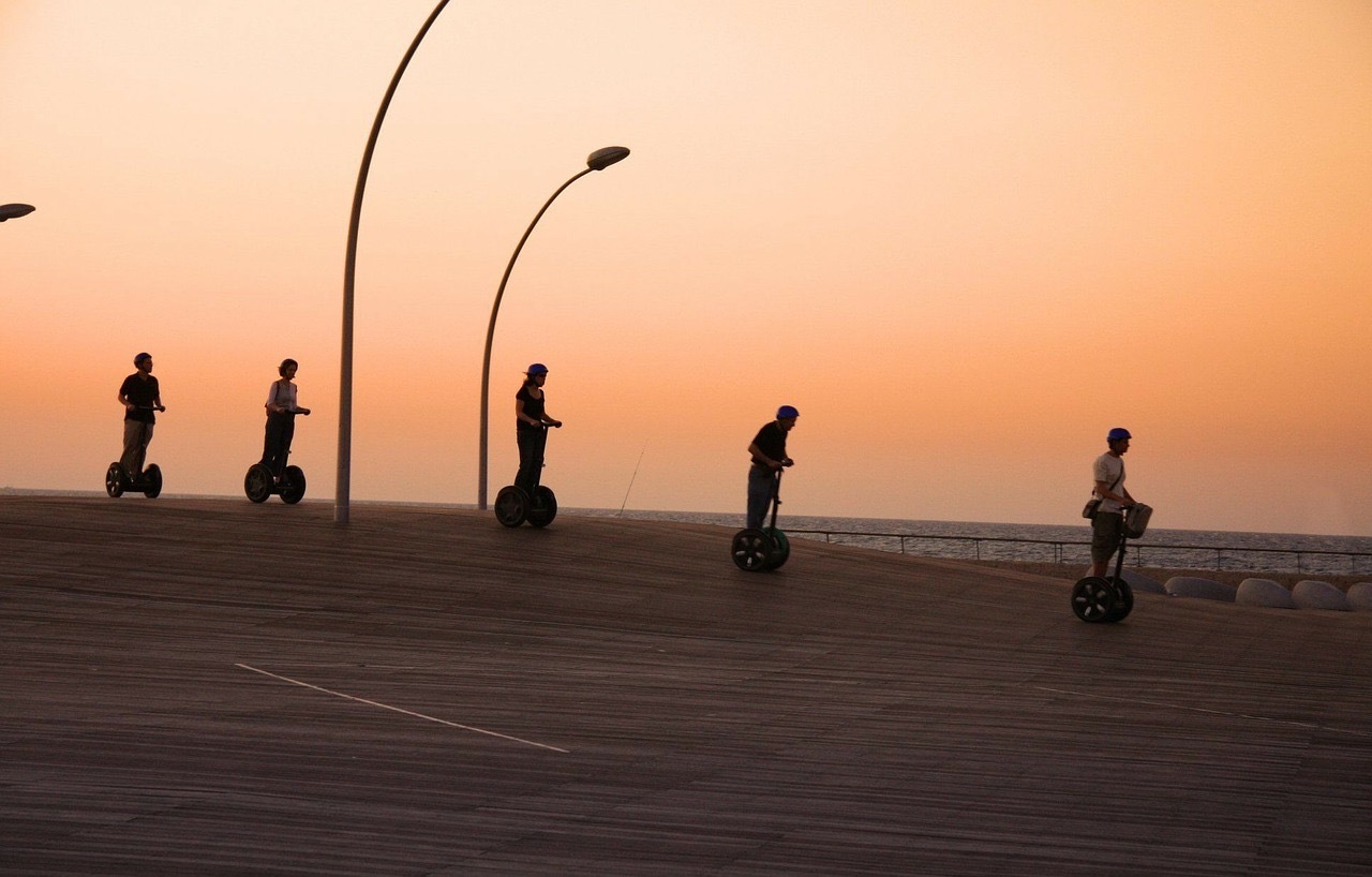 Segway, fahren, Straße, Laterne, PPP, Foto basenio.de