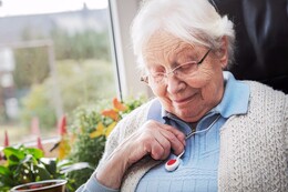 Hausnotruf-Kosten: Infos über Systeme für Senioren