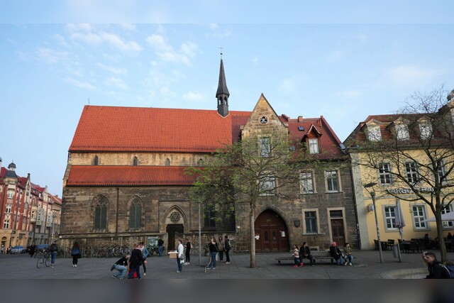 katholische Ursulinenkloster, Haupteingang, Anger