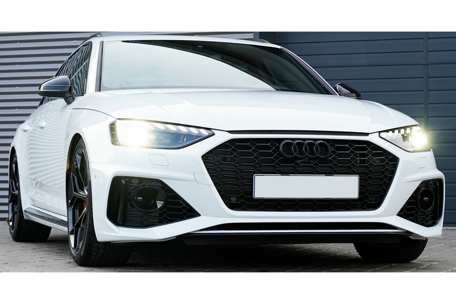 Audi RS4 Competition plus mieten