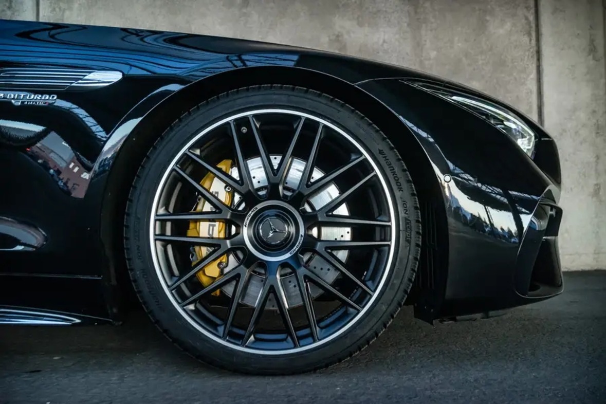 Mercedes AMG SL63 Roadster mieten