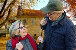 Unterschiede zwischen Altenheim, Pflegeheim & Seniorenresidenz: Eine Übersicht der Wohnkonzepte für ältere Menschen