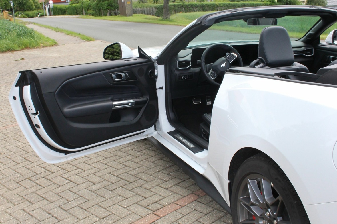 Ford Mustang GT Cabrio mieten