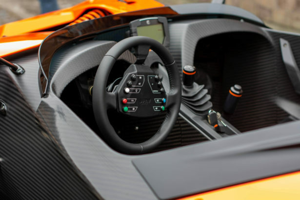 KTM X-BOW Cockpit, Sportwagen, Rennstrecke, Foto basenio.de