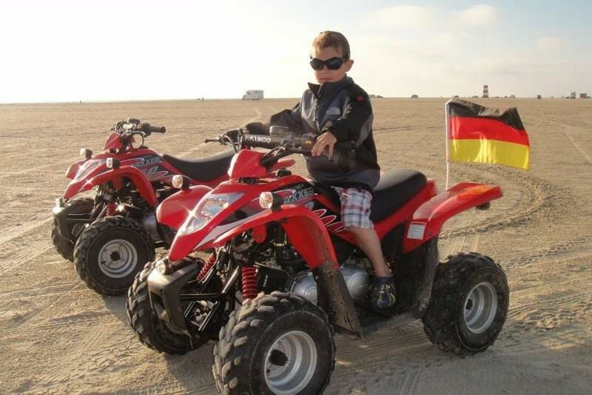 Quad fahren: Parcour für Kinder am Hainer See
