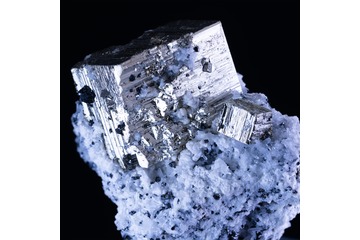 Apatit mit Quarz & Pyrit